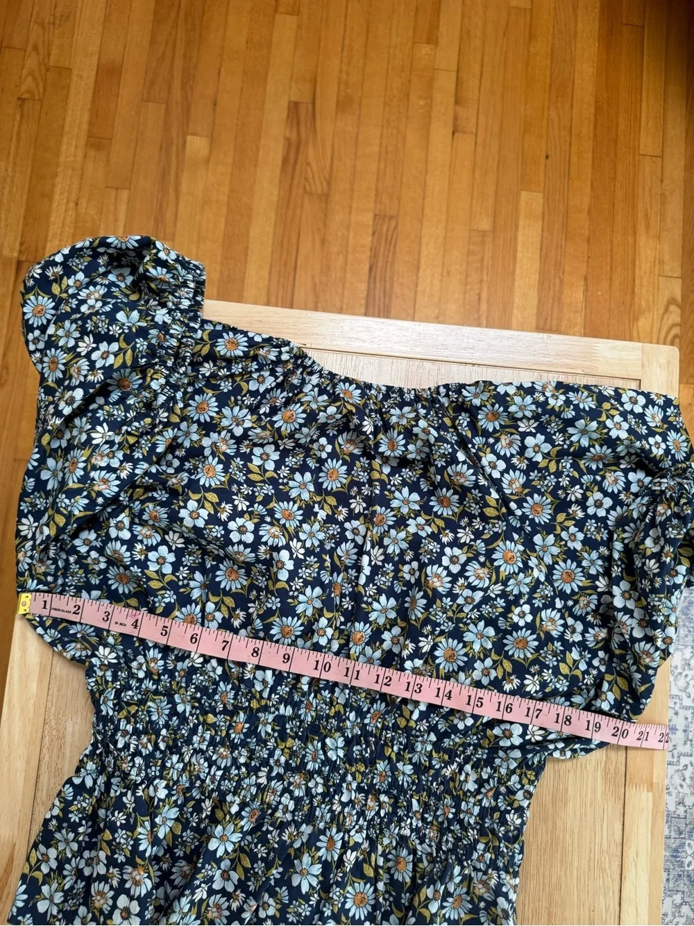 Old Navy Smocked V-Neck Peplum Top Floral Daisy Puff Sleeve Medium Prairie Boho